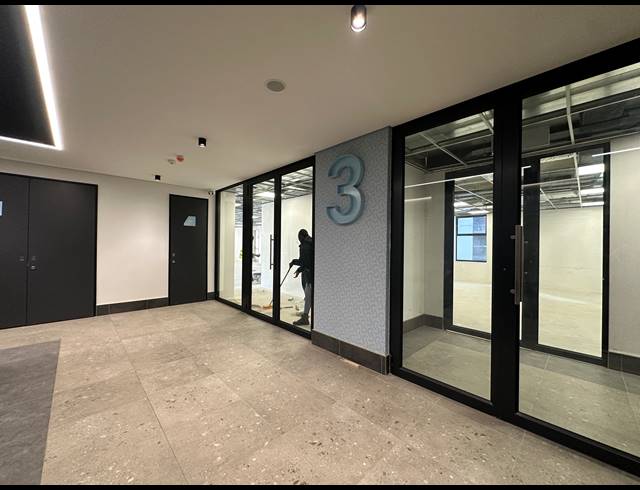 285M² OFFICE TO LET IN GLENADRIENNE